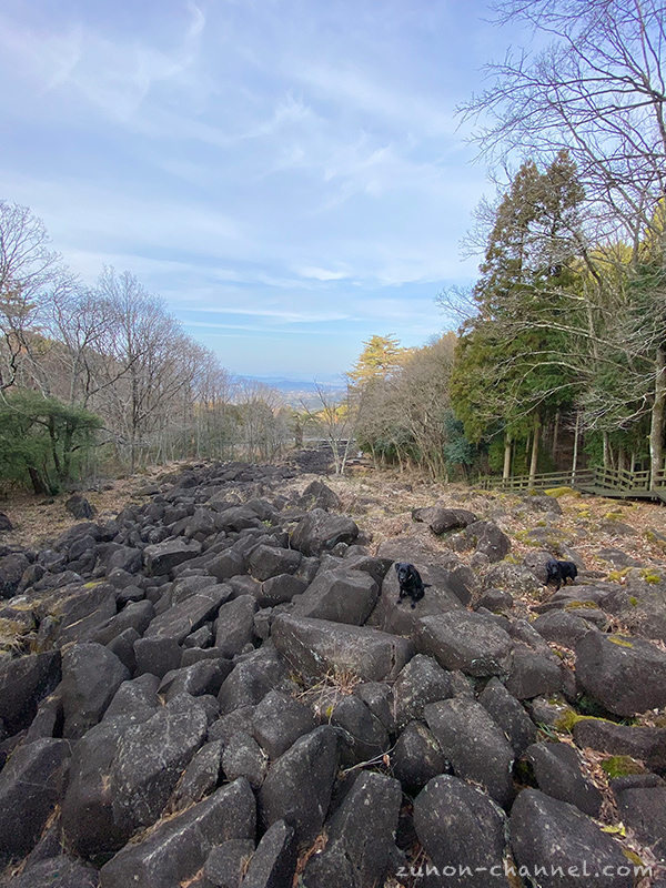 鍋倉渓の巨石群